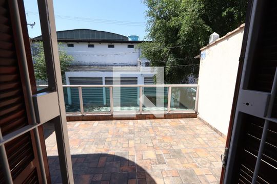 Varanda da Suíte 3 de casa para alugar com 4 quartos, 266m² em Vila Ivone, São Paulo
