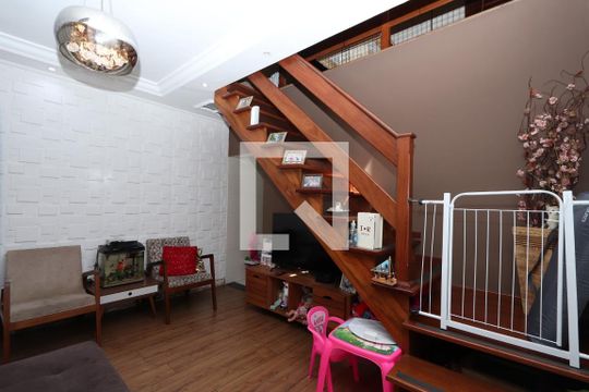 Sala de casa para alugar com 4 quartos, 266m² em Vila Ivone, São Paulo