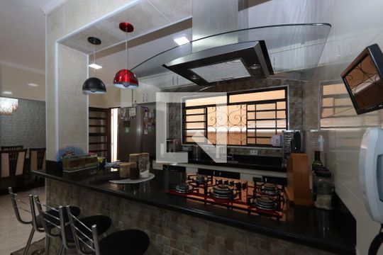 Copa/Cozinha de casa para alugar com 4 quartos, 266m² em Vila Ivone, São Paulo