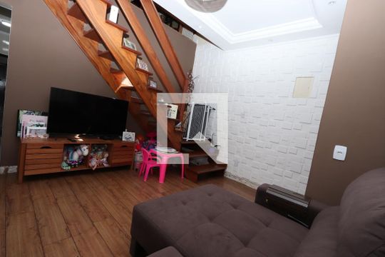 Sala de casa para alugar com 4 quartos, 266m² em Vila Ivone, São Paulo