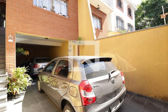 Garagem de casa à venda com 3 quartos, 196m² em Parque Sao Domingos, São Paulo
