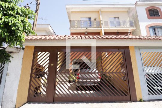 Fachada de casa à venda com 3 quartos, 196m² em Parque Sao Domingos, São Paulo