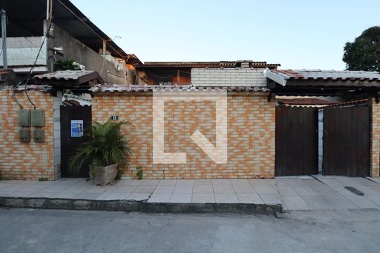 Fachada de casa para alugar com 2 quartos, 119m² em Porto Novo, São Gonçalo