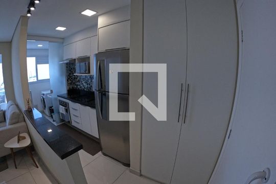 Cozinha de apartamento para alugar com 2 quartos, 51m² em Água Branca, São Paulo