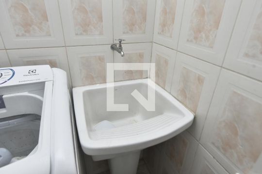 Banheiro e Área de serviço de kitnet/studio à venda com 1 quarto, 46m² em Santa Efigênia, São Paulo