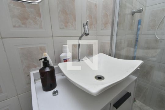 Banheiro e Área de serviço de kitnet/studio à venda com 1 quarto, 46m² em Santa Efigênia, São Paulo