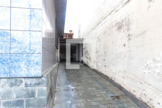 Garagem de casa à venda com 5 quartos, 200m² em Vila Nova Utinga, São Paulo