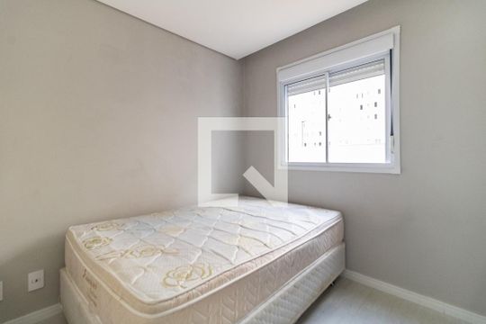 Quarto 1 de apartamento para alugar com 2 quartos, 40m² em Jardim São Savério, São Paulo