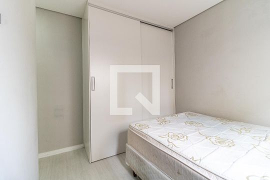 Quarto 1 de apartamento para alugar com 2 quartos, 40m² em Jardim São Savério, São Paulo