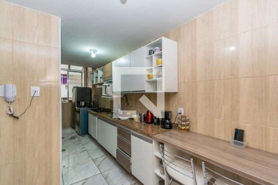 Cozinha de apartamento à venda com 2 quartos, 78m² em Olaria, Rio de Janeiro