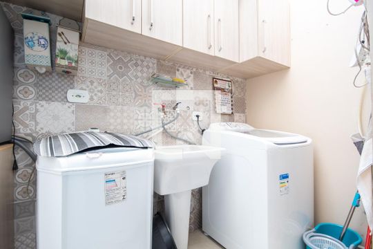 Área de Serviço de casa à venda com 3 quartos, 180m² em Cipava, Osasco