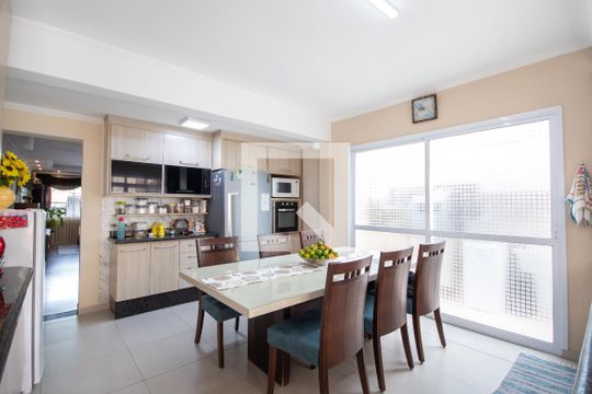 Cozinha de casa à venda com 3 quartos, 180m² em Cipava, Osasco