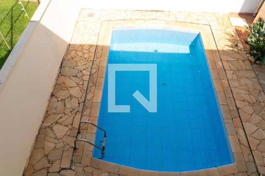 Piscina de casa de condomínio à venda com 4 quartos, 310m² em Chácara Belvedere, Campinas