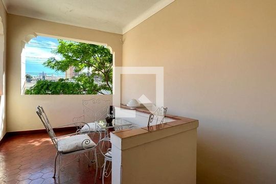 Sala de casa à venda com 4 quartos, 284m² em Santa Tereza, Belo Horizonte