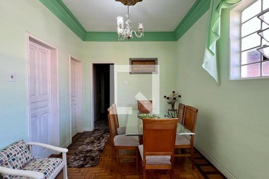 Sala de casa à venda com 4 quartos, 284m² em Santa Tereza, Belo Horizonte