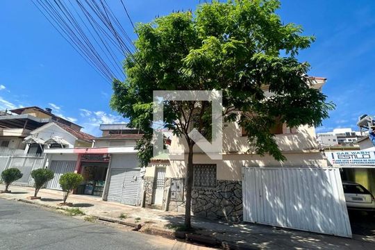 Fachada de casa à venda com 4 quartos, 284m² em Santa Tereza, Belo Horizonte