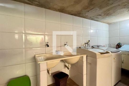 Área privativa de casa à venda com 4 quartos, 284m² em Santa Tereza, Belo Horizonte