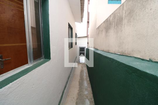 Corredor de casa para alugar com 2 quartos, 55m² em Jardim Sônia Maria, São Paulo