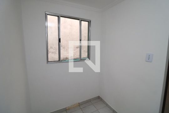 Quarto 2 de casa para alugar com 2 quartos, 55m² em Jardim Sônia Maria, São Paulo