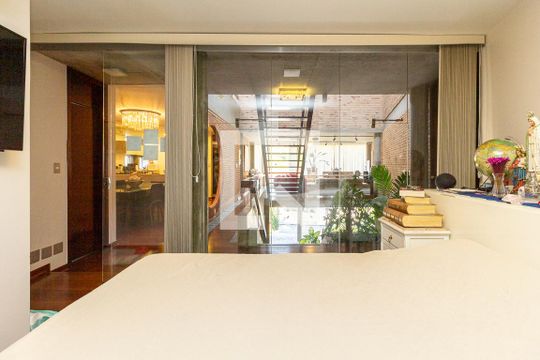 Casa à venda com 4 quartos, 370m² em Sumaré, São Paulo
