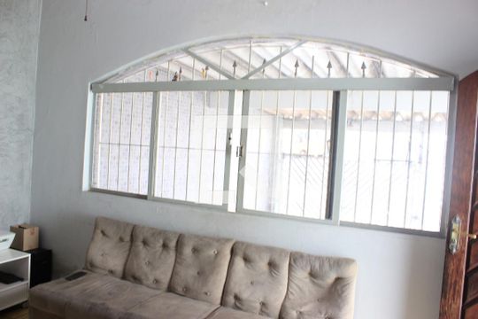 Sala de casa à venda com 2 quartos, 158m² em Jardim Santa Cecília, Guarulhos