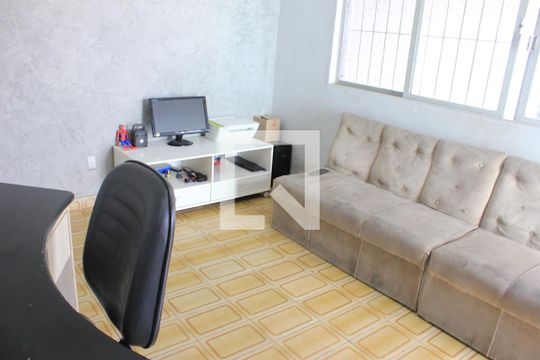 Sala de casa à venda com 2 quartos, 158m² em Jardim Santa Cecília, Guarulhos