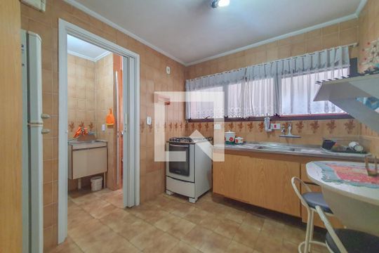 Cozinha de apartamento para alugar com 2 quartos, 72m² em Balneario Cidade Atlantica, Guarujá