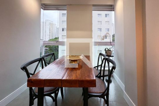 Sala de apartamento à venda com 2 quartos, 63m² em Vila Olímpia, São Paulo