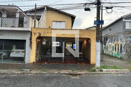 Fachada de casa à venda com 2 quartos, 145m² em Jardim Santa Emília, São Paulo