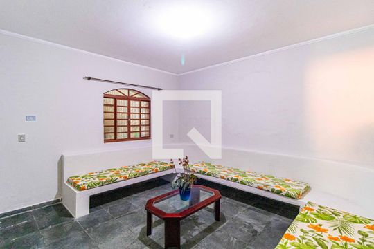 Casa para alugar com 4 quartos, 70m² em Raposo Tavares, São Paulo