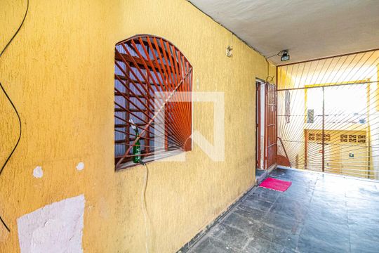 Entrada de casa para alugar com 4 quartos, 70m² em Raposo Tavares, São Paulo