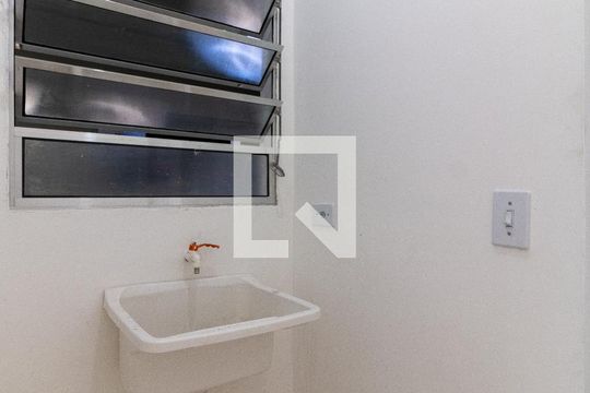 Área de Serviço de apartamento para alugar com 2 quartos, 38m² em Parque Reboucas, São Paulo