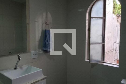 Casa à venda com 4 quartos, 150m² em Vila Ipojuca, São Paulo