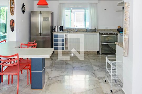 Cozinha de casa para alugar com 4 quartos, 180m² em Ingleses do Rio Vermelho, Florianópolis