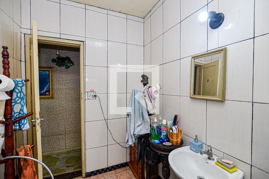 Banheiro de apartamento à venda com 4 quartos, 200m² em Centro, Niterói