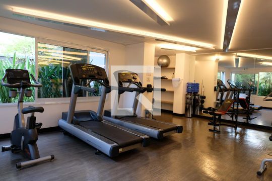 Área comum - Academia de apartamento para alugar com 1 quarto, 34m² em Pinheiros, São Paulo
