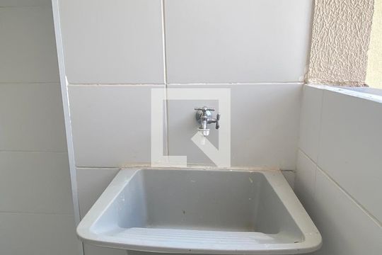 Área de Serviço de apartamento para alugar com 2 quartos, 59m² em Jardim Belval, Barueri