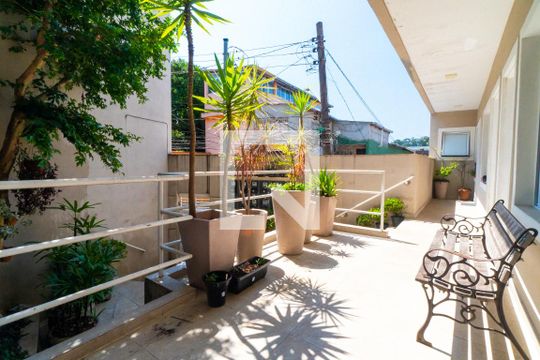 Área comum de kitnet/studio para alugar com 1 quarto, 27m² em Vila Guarani (z Sul), São Paulo