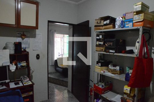 Quarto 2 de casa à venda com 3 quartos, 545m² em Veloso, Osasco