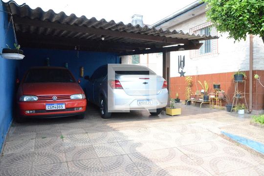Garagem de casa à venda com 3 quartos, 545m² em Veloso, Osasco