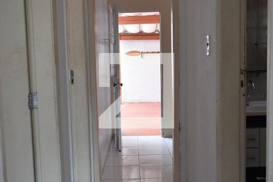 Corredor de casa de condomínio para alugar com 2 quartos, 120m² em Campo Grande, Rio de Janeiro