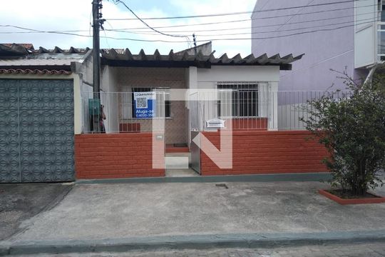 Fachada de casa de condomínio para alugar com 2 quartos, 120m² em Campo Grande, Rio de Janeiro