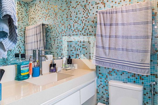 Suite 01 - Banheiro de apartamento à venda com 4 quartos, 176m² em Cidade São Francisco, São Paulo