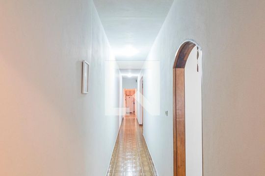 Corredor de casa à venda com 3 quartos, 270m² em Vila Alto de Santo André, Santo André