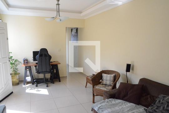 Sala de casa à venda com 3 quartos, 200m² em Vila Campesina, Osasco
