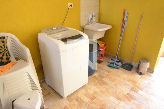 Área de Serviço de casa à venda com 3 quartos, 200m² em Vila Campesina, Osasco