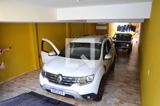 Garagem de casa à venda com 3 quartos, 200m² em Vila Campesina, Osasco