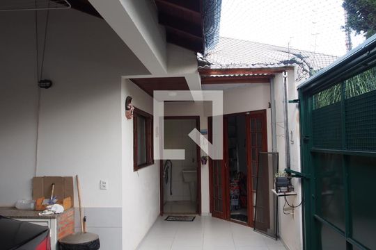 Garagem de casa à venda com 3 quartos, 178m² em Horto Santo Antonio, Jundiaí