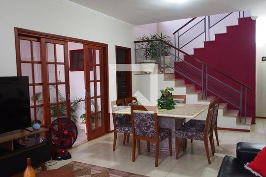 Sala  de casa à venda com 3 quartos, 178m² em Horto Santo Antonio, Jundiaí
