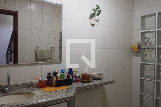 Banheiro 1 de casa à venda com 3 quartos, 178m² em Horto Santo Antonio, Jundiaí